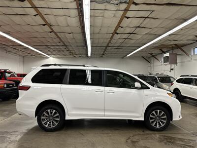 2020 Toyota Sienna LE 7-Passenger  2IN LIFT KIT - Photo 2 - Portland, OR 97220