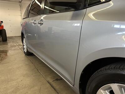 2014 Toyota Sienna XLE 7-Passenger   - Photo 43 - Portland, OR 97220