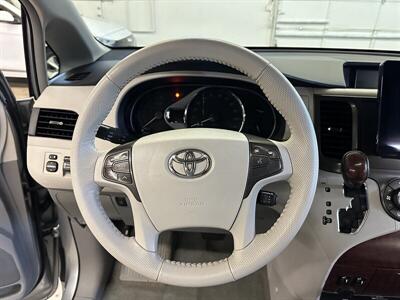 2014 Toyota Sienna XLE 7-Passenger   - Photo 20 - Portland, OR 97220