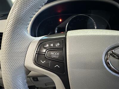 2014 Toyota Sienna XLE 7-Passenger   - Photo 29 - Portland, OR 97220