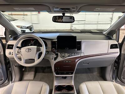 2014 Toyota Sienna XLE 7-Passenger   - Photo 19 - Portland, OR 97220