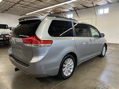 2014 Toyota Sienna XLE 7-Passenger   - Photo 3 - Portland, OR 97220
