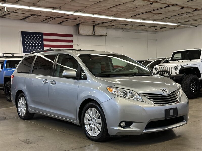 2014 Toyota Sienna XLE 7-Passenger   - Photo 1 - Portland, OR 97220