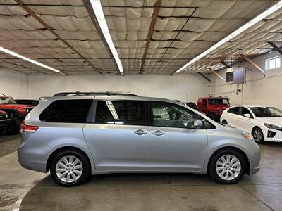2014 Toyota Sienna XLE 7-Passenger   - Photo 2 - Portland, OR 97220