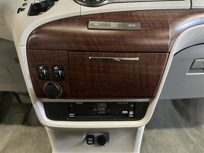 2014 Toyota Sienna XLE 7-Passenger   - Photo 22 - Portland, OR 97220
