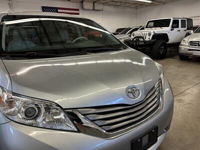 2014 Toyota Sienna XLE 7-Passenger   - Photo 40 - Portland, OR 97220