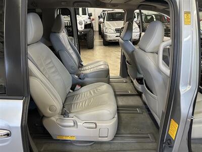 2014 Toyota Sienna XLE 7-Passenger   - Photo 14 - Portland, OR 97220