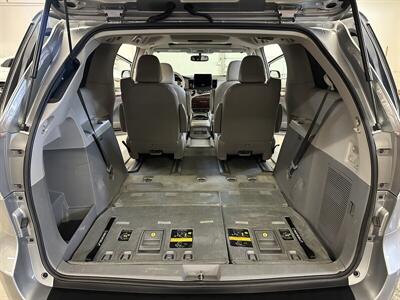 2014 Toyota Sienna XLE 7-Passenger   - Photo 18 - Portland, OR 97220
