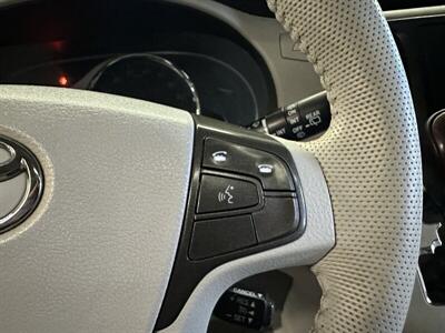 2014 Toyota Sienna XLE 7-Passenger   - Photo 30 - Portland, OR 97220