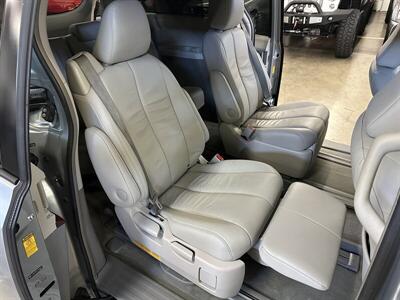 2014 Toyota Sienna XLE 7-Passenger   - Photo 37 - Portland, OR 97220