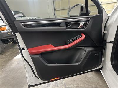 2017 Porsche Macan GTS - Photo 26 - Portland, OR 97220