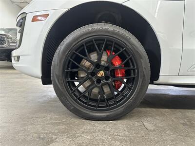 2017 Porsche Macan GTS - Photo 55 - Portland, OR 97220
