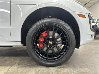 2017 Porsche Macan GTS - Photo 58 - Portland, OR 97220