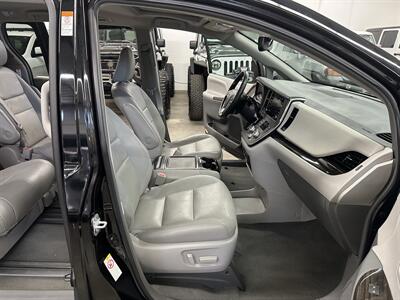 2019 Toyota Sienna XLE 8-Passenger AWD - Photo 14 - Portland, OR 97220