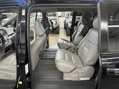 2019 Toyota Sienna XLE 8-Passenger AWD - Photo 11 - Portland, OR 97220