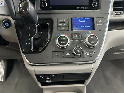 2019 Toyota Sienna XLE 8-Passenger AWD - Photo 21 - Portland, OR 97220