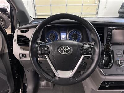 2019 Toyota Sienna XLE 8-Passenger AWD - Photo 18 - Portland, OR 97220