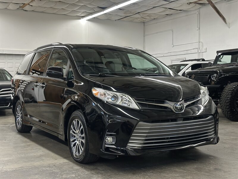 2019 Toyota Sienna XLE 8-Passenger  AWD - Photo 1 - Portland, OR 97220