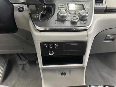 2019 Toyota Sienna XLE 8-Passenger AWD - Photo 22 - Portland, OR 97220