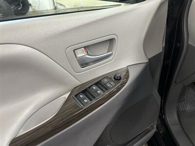 2019 Toyota Sienna XLE 8-Passenger AWD - Photo 26 - Portland, OR 97220