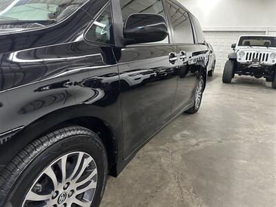 2019 Toyota Sienna XLE 8-Passenger AWD - Photo 42 - Portland, OR 97220