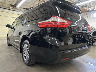 2019 Toyota Sienna XLE 8-Passenger AWD - Photo 43 - Portland, OR 97220