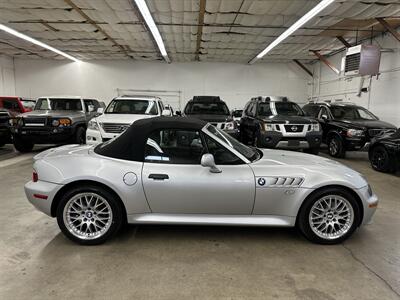 2001 BMW Z3 3.0i  1-Owner - Photo 2 - Portland, OR 97220