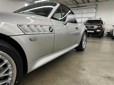 2001 BMW Z3 3.0i  1-Owner - Photo 39 - Portland, OR 97220