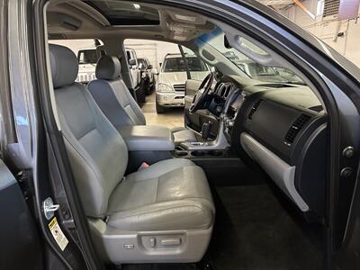 2012 Toyota Sequoia Platinum   - Photo 14 - Portland, OR 97220