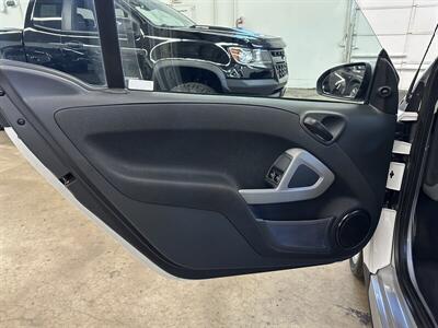 2012 Smart fortwo pure   - Photo 17 - Portland, OR 97220