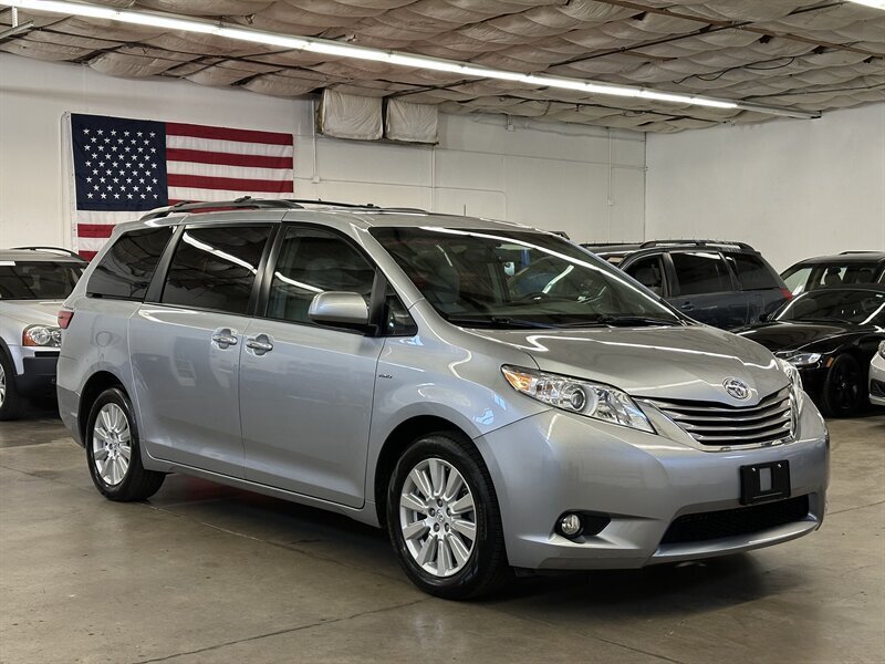 2017 Toyota Sienna XLE 7-Passenger  1-Owner