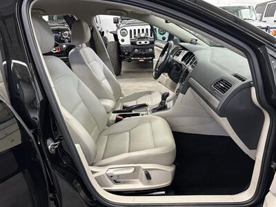 2015 Volkswagen Golf SportWagen TDI S   - Photo 13 - Portland, OR 97220