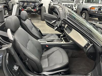 2005 BMW Z4 3.0i   - Photo 12 - Portland, OR 97220