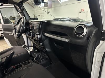 2015 Jeep Wrangler Unlimited Sahara   - Photo 30 - Portland, OR 97220