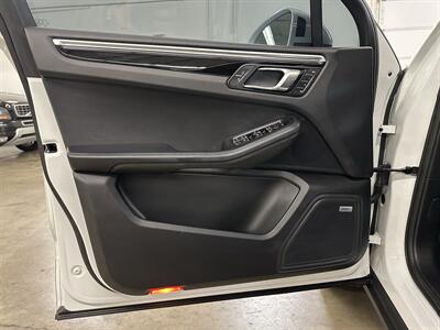 2021 Porsche Macan S   - Photo 22 - Portland, OR 97220