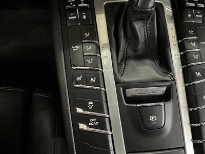 2021 Porsche Macan S   - Photo 30 - Portland, OR 97220