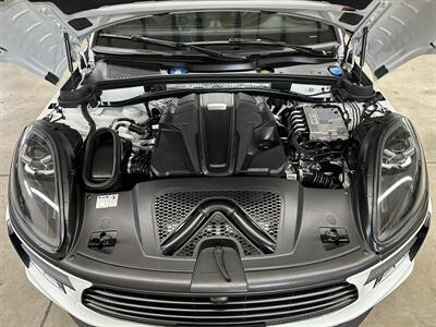 2021 Porsche Macan S   - Photo 10 - Portland, OR 97220