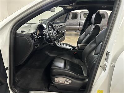 2021 Porsche Macan S   - Photo 11 - Portland, OR 97220