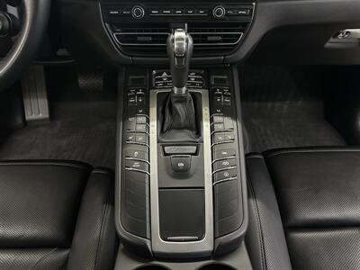 2021 Porsche Macan S   - Photo 18 - Portland, OR 97220