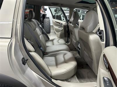 2002 Volvo XC70 - Photo 14 - Portland, OR 97220