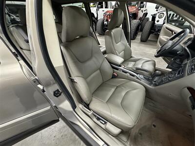2002 Volvo XC70 - Photo 32 - Portland, OR 97220