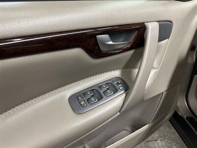 2002 Volvo XC70 - Photo 35 - Portland, OR 97220