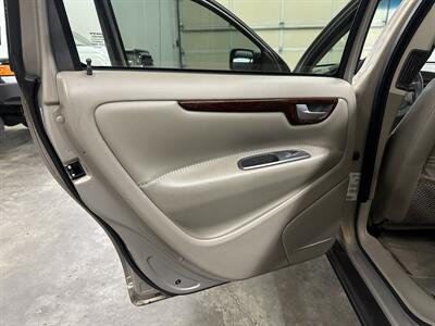 2002 Volvo XC70 - Photo 36 - Portland, OR 97220