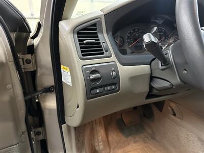 2002 Volvo XC70 - Photo 25 - Portland, OR 97220