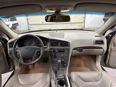2002 Volvo XC70 - Photo 17 - Portland, OR 97220