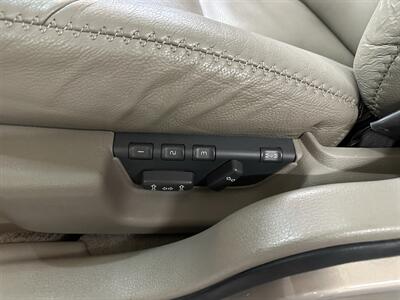 2002 Volvo XC70 - Photo 23 - Portland, OR 97220