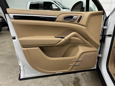 2014 Porsche Cayenne   - Photo 24 - Portland, OR 97220