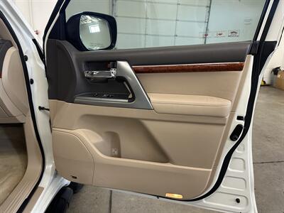 2013 Toyota Land Cruiser   - Photo 30 - Portland, OR 97220