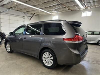 2013 Toyota Sienna XLE 7-Passenger   - Photo 11 - Portland, OR 97220