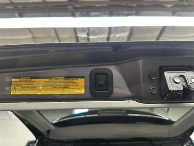 2013 Toyota Sienna XLE 7-Passenger - Photo 34 - Portland, OR 97220